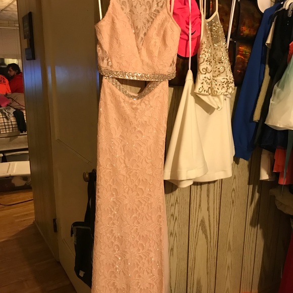 Prom dress - Picture 4 of 8